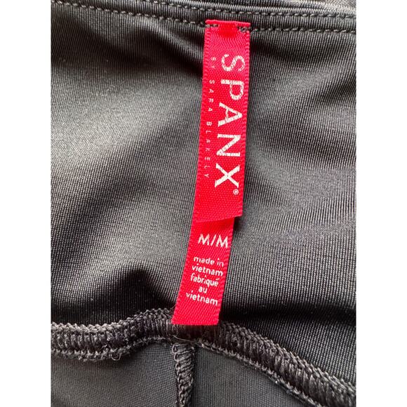 NEW SPANX Women's Matte Black Faux Leather Glossy Camo Shaping Leggings Size M - Picture 6 of 10
